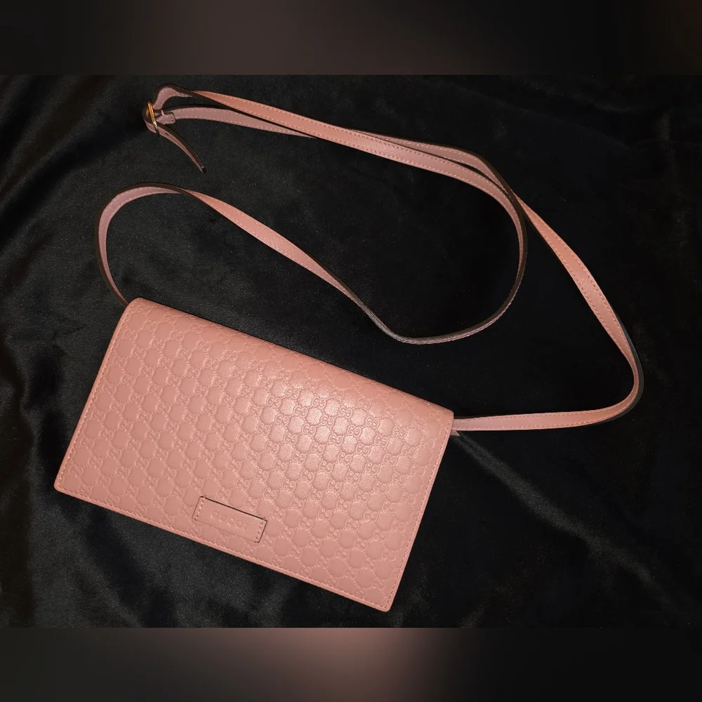 Pre-loved GUCCI Light Pink Crossbody - Picture 2 of 9